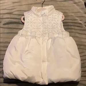 White “snowflake” print puffer vest